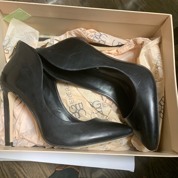 BCBG Generation Conrad High-heel Cutout Pumps - Picture 4 of 10